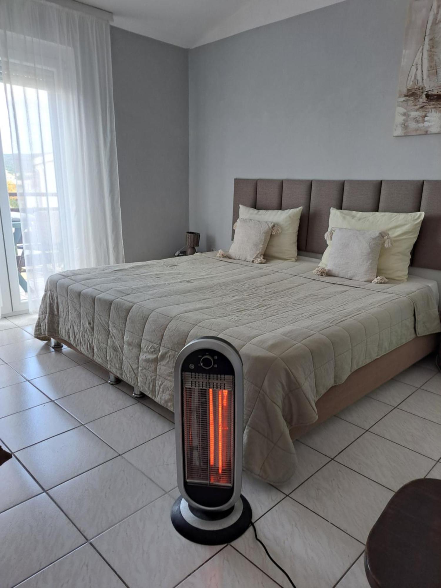 Apartmani Svitlana Sukosan Bilik gambar